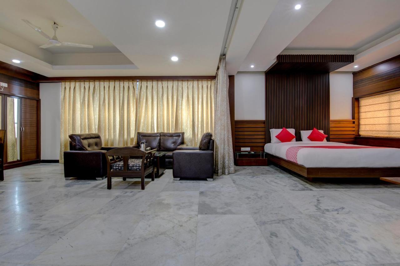 Oyo 1545 Hotel Shivani International Ahmedabad Esterno foto