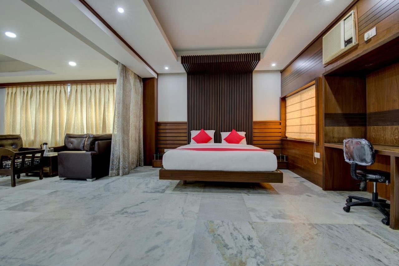 Oyo 1545 Hotel Shivani International Ahmedabad Esterno foto