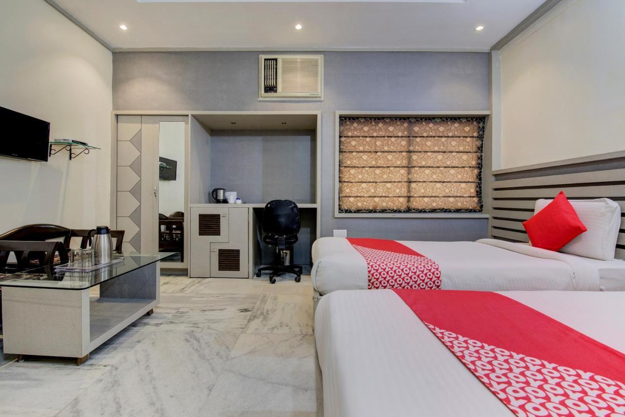 Oyo 1545 Hotel Shivani International Ahmedabad Esterno foto