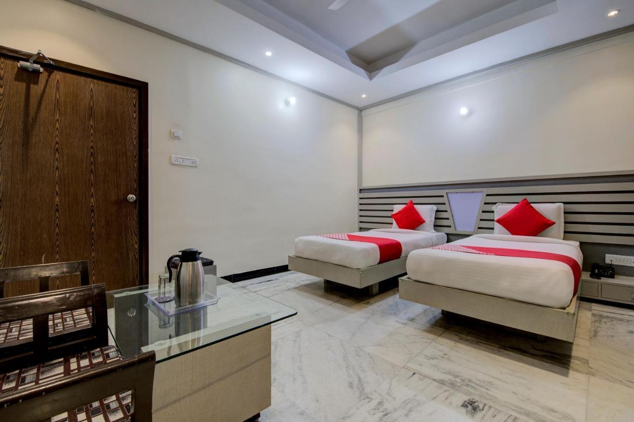 Oyo 1545 Hotel Shivani International Ahmedabad Esterno foto