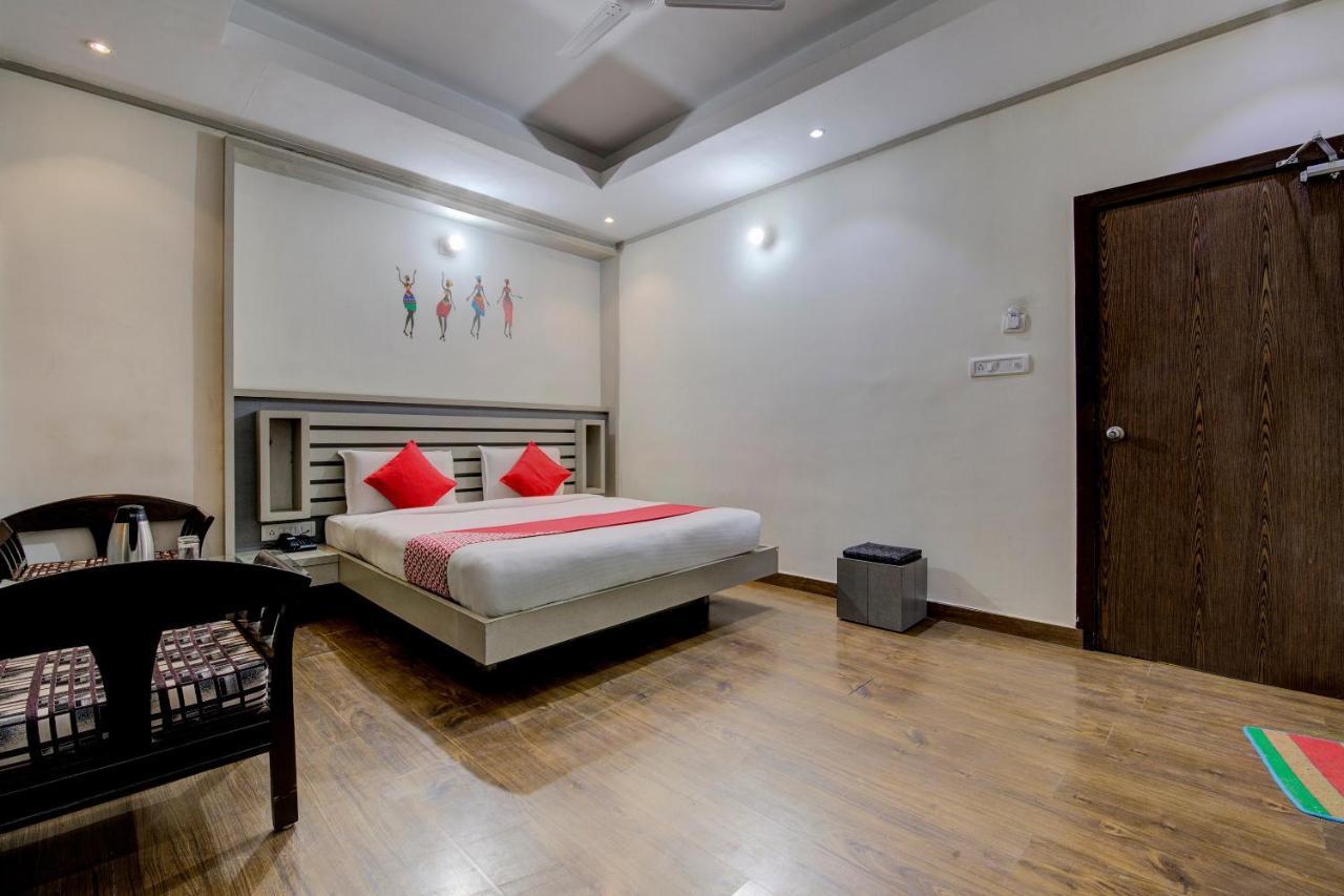 Oyo 1545 Hotel Shivani International Ahmedabad Esterno foto
