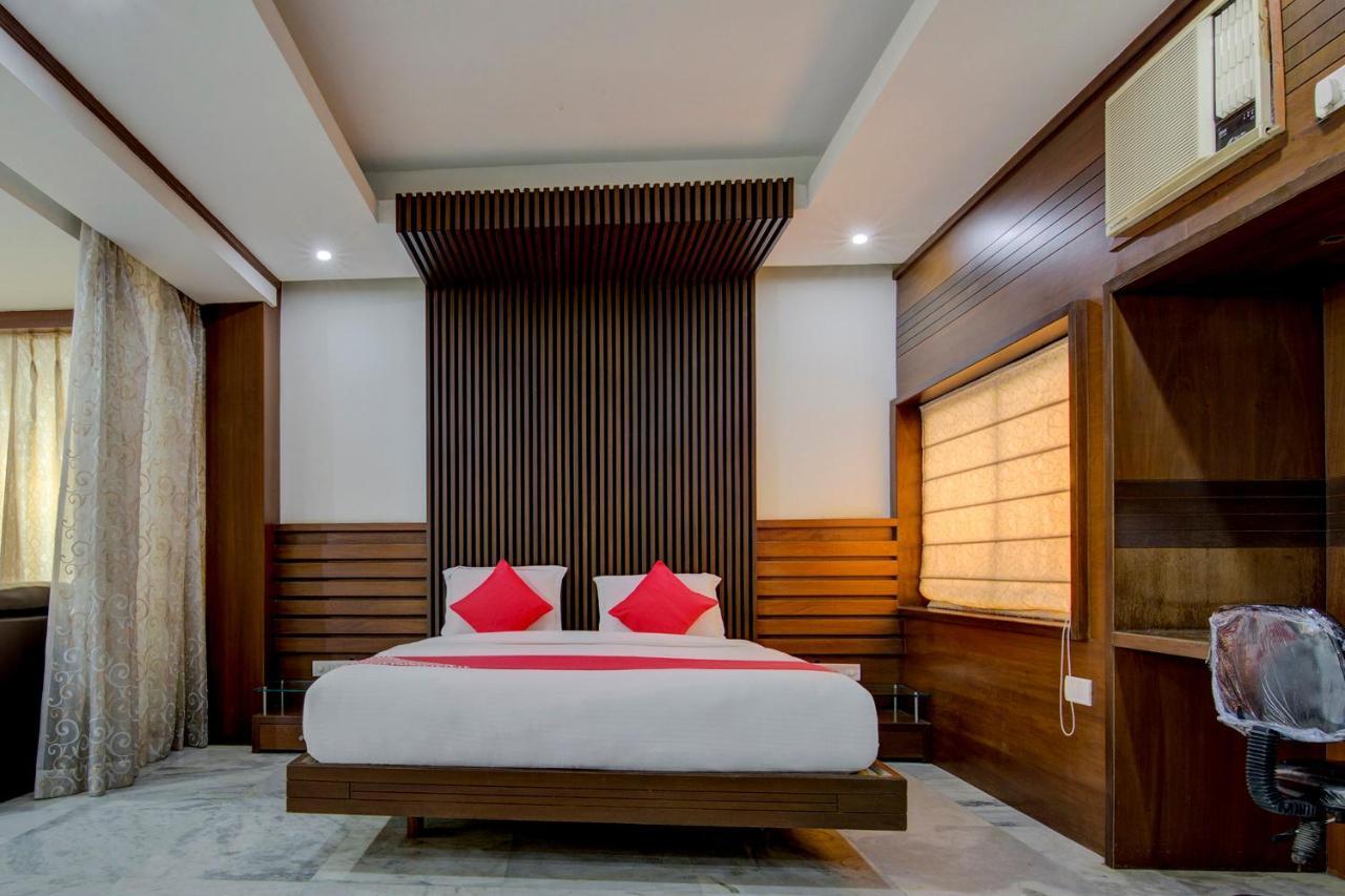 Oyo 1545 Hotel Shivani International Ahmedabad Esterno foto