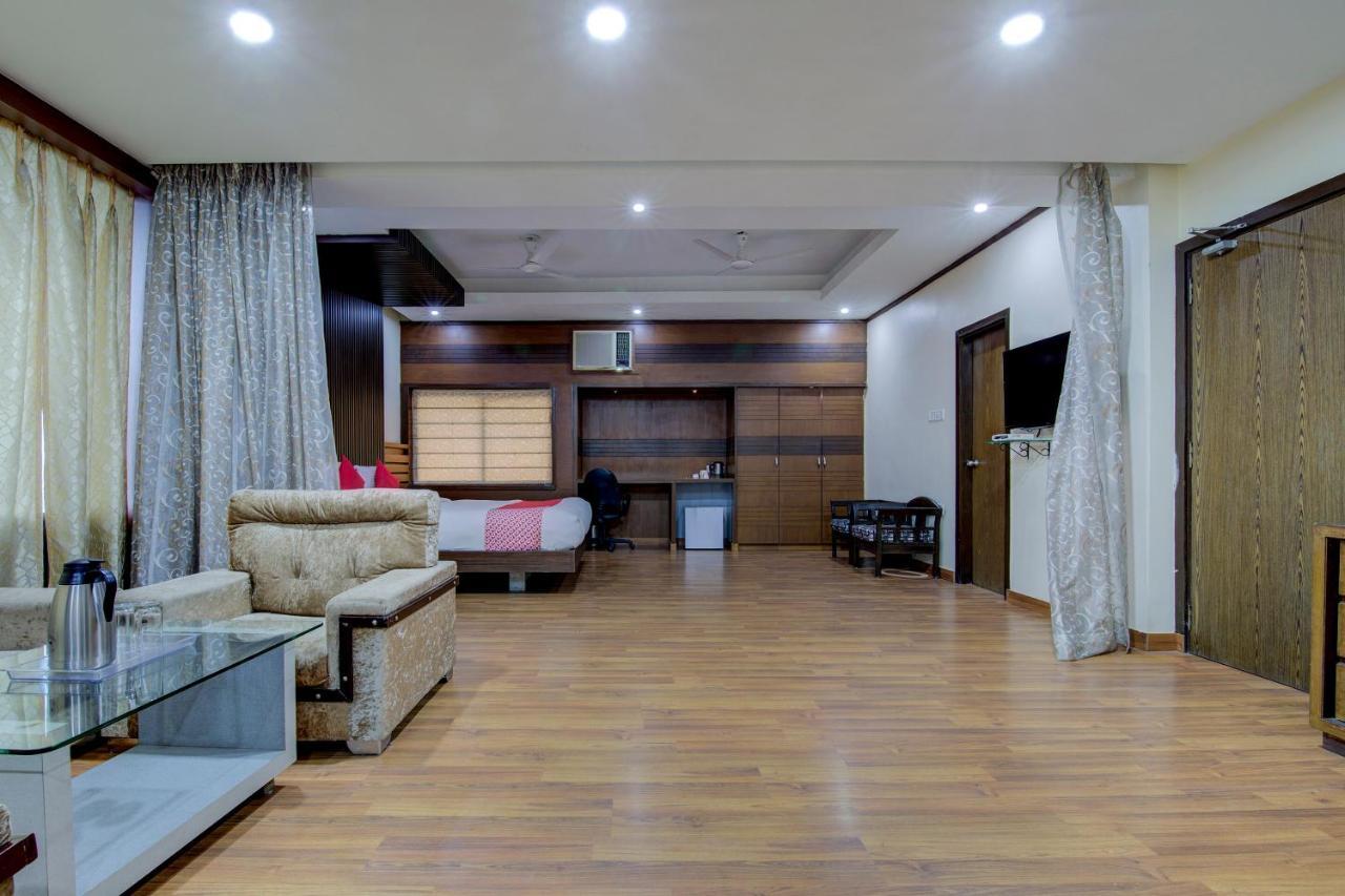 Oyo 1545 Hotel Shivani International Ahmedabad Esterno foto