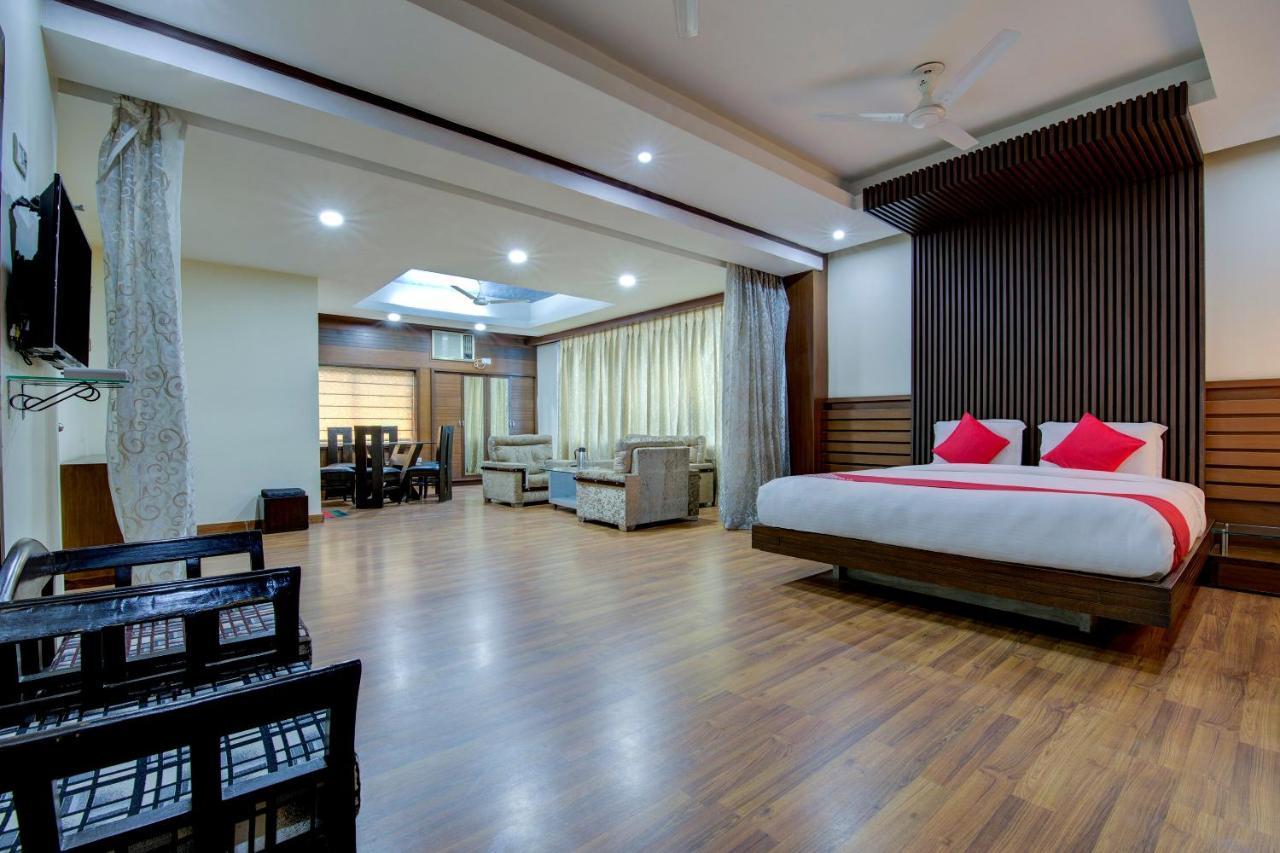 Oyo 1545 Hotel Shivani International Ahmedabad Esterno foto