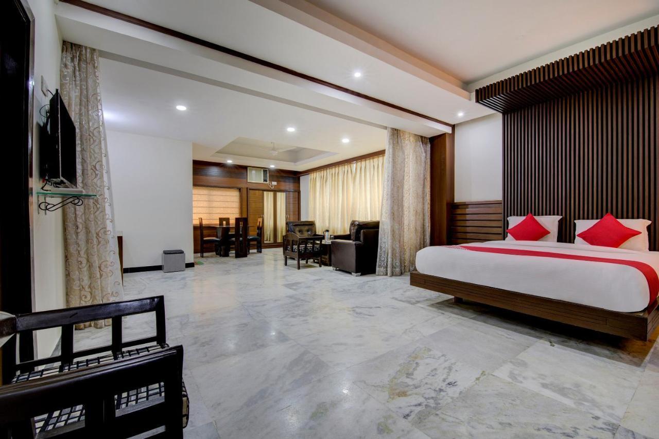 Oyo 1545 Hotel Shivani International Ahmedabad Esterno foto