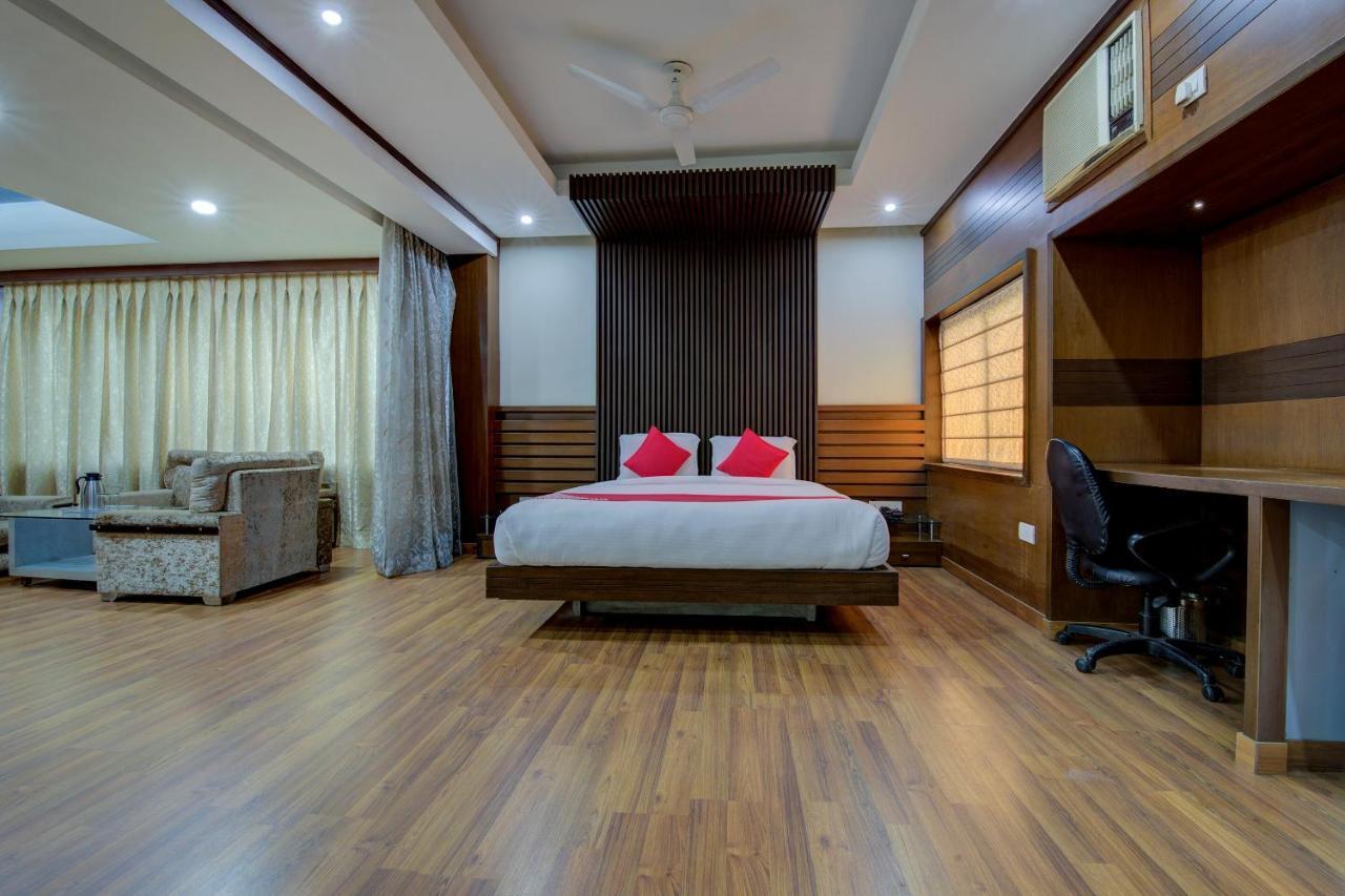 Oyo 1545 Hotel Shivani International Ahmedabad Esterno foto
